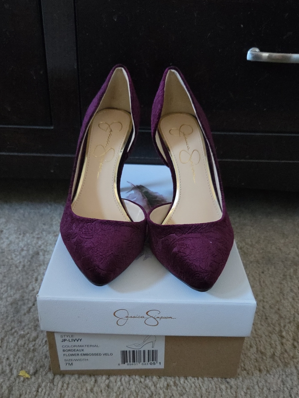 Jessica Simpson NWT Bordeaux Flower Velour Embossed Pump Heels 7M